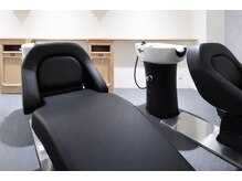 フルフラットのシャンプー台で首の負担が少なく気持ち良い♪