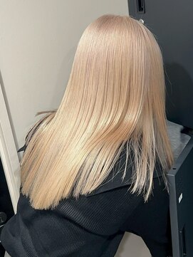 Beleza 川越 -ブリーチ・ハイトーン・ダブルカラー・エクステ・羽エクステ- 17842ホワイトブロンドシャンパンベージュミディアムレイヤー