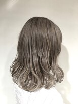 リー ヴィータ 上新庄(Lee Vita)&nbsp;【Lee Vita】ホワイトアッシュ【エッジショートくびれセミディ】