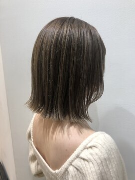 ネイヴィル(navile) ハイトーンベージュ
