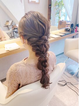 ララルーモ スタジオ(LaLarOomo STUDIO) 【JR新宿東口3分西武新宿駅直結】編み下ろしアレンジ