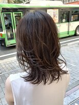 アンビエンテ(ambiente)&nbsp;伸ばしかけヘア　レイヤーカット　アッシュカラー【坂根】