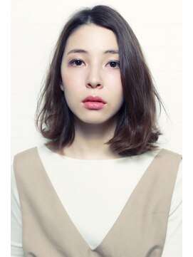 シック(Chic) ミルクベージュフェザーバングくびれミディゆるふわカール