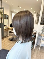 イト リトルヘアガーデン(ito. little hair garden) 切りっぱなしボブ×オリーブ