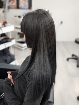 ミステル(MISTEL)の写真/ダメージレスにこだわる、MISTELの縮毛矯正。縮毛矯正をかけたとは思えない柔らかな質感が叶います！