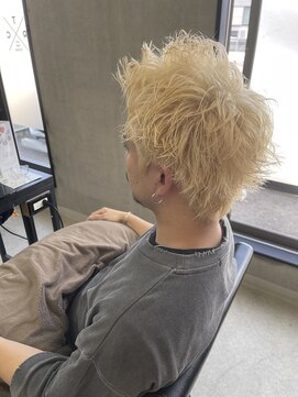 ジーナ 天神(Zina) ブロンドスパイキーショート/ハイトーン/抜きっぱなし