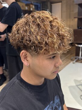 フィフス(fifth) 外国人風パーマスペインカールフェードスパイラルパーマ刈り上げ