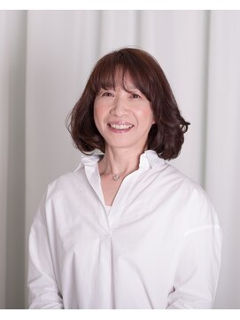 ラ フィネス LA FINESSE Aラインふんわりミディアム♪