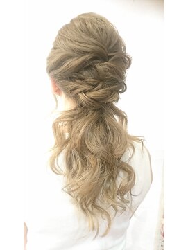 ヘアリゾート粋 リマ 銀座店(lima) 【粋lima銀座店】☆ゆるふわポニーテール☆