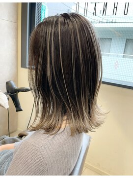 トルネード(TORNADO) 外国人風ハイライトバレイヤージュ白髪ぼかし グレージュ