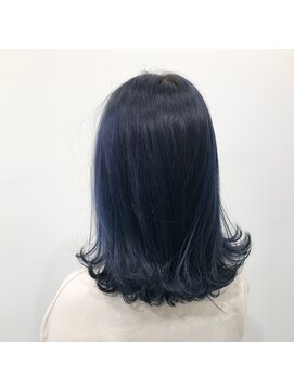 ココ 本八幡(KOKO) 黒髪クラゲヘアーオリーブグレー小顔ココアベージュミディアム