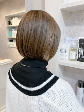 キャアリー(Caary) 福山市美容室Caary人気 可愛いハイトーンなミニボブ