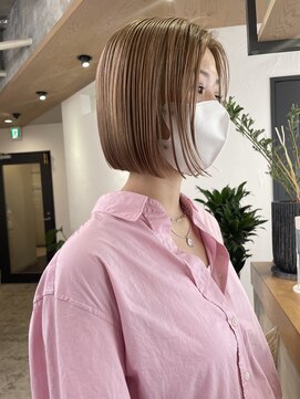 イット(it.) it.Style ボブ ミニボブ 切りっぱなし パツっと ブリーチ カラー