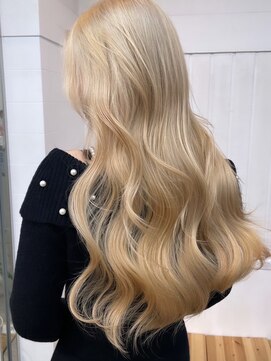 ナンバー アンフィール 渋谷(N° anfeel) 韓国顔まわりエアリーロング美髪ブロンドヘア渋谷