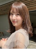 顔周りレイヤーカットグレージュカラーくびれボブベージュカラー