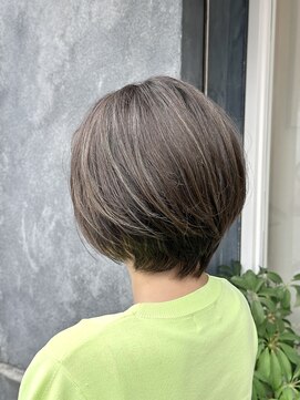 ブーケブラン(BOUQUET BLANC) フォルムカットでつくるショートボブ