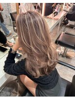 ブレンド 渋谷(BLend)&nbsp;黒髪ボブルフネビージュ小顔ワンレンスペインカール