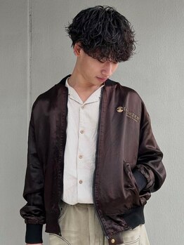 ディーカヘアー(Di KA HAIR)の写真/抜群のセンスと圧倒的な技術力で仕上げる人気のメンズカット！洗練されたデザインに惚れ男性客も多く通う！