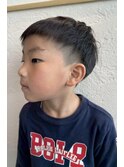 キッズカット男の子　ツーブロック刈り上げスタイル