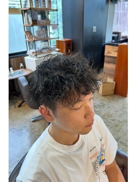 ビハインドザカーテン(BEHIND THE CURTAIN) 【初めての方にオススメ】フェザーショート