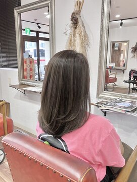 ヘアメイク アンフィ(amphi) ..~*＊. ..~*＊. ..~*＊..