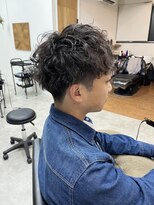 バトン(BATON)&nbsp;刈り上げマッシュショートヘア×スパイラルパーマ