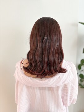 ケリーアン 太田(kelly.un) レイヤーミディアム / くびれミディアム / チェリーブラウン