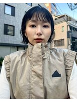 ピカイチテンジン エムスラッシュ(pikAicHi Tenjin×M.SLASH)&nbsp;耳掛けで魅せる黒髪ショートボブ