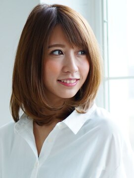 ジジ(GIGI) 内巻きシャギーミディ