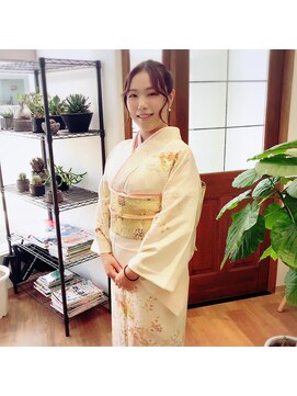 トム ヘアー(Tom hair) アレンジアップスタイル