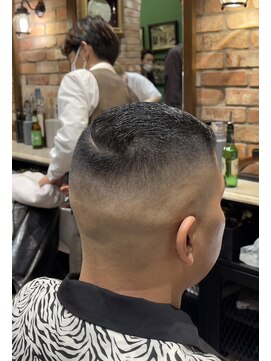 ヒロギンザバーバーショップ 丸の内店(HIRO GINZA BARBER SHOP) スキンフェード