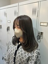 エマ 日吉(emma)&nbsp;【emma小濱】顔周りレイヤー×オリーブカラー