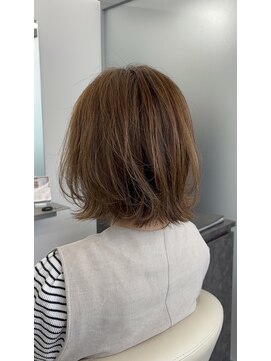 ジエクト アイロ(The Ect ilo) くびれボブ　アッシュグレージュ