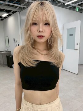 ユーフォリア 新宿通り(Euphoria) ハッシュカット/顔周りレイヤー/シースルーバング/ハイトーン