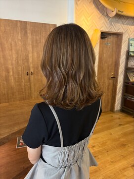 バイエイト 野並店(By Eight) 白髪ぼかしハイライト×ベージュ×外ハネBob