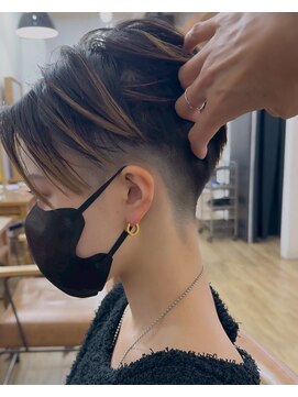 シャロン(SHARON) 【SHARON】刈り上げショート×デザインハイライト