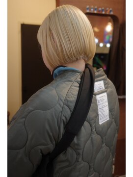 チャプター 問屋町(chapter) 髪質改善切りっぱなしボブミニボブブロンドベージュダブルカラー