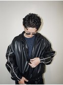 メンズカットバーバースタイルスパイキーショートフェードボウズ