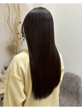 ロッカ(ROCCA) 艶感ダークブラウンの美髪ロング