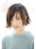 ナチュラル外ハネ短めボブ