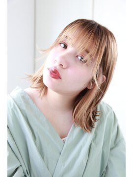 エクリフルール(equri fleur) ハイライト満載！外ハネベージュボブ