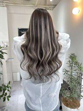 アルマバイロサ(ALMA by ROSA) コントラストハイライト/担当rui