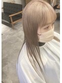 ホワイトブロンドヘア