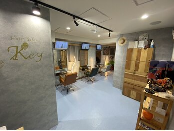 ヘアーサロン キー(Key)の写真/－4席のみ－マンツーマン×鍵をモチーフにしたオシャレな店内♪移動せずにその場でシャンプー可能◎