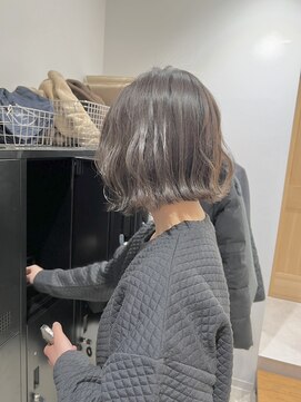 フーチー クーチー アマティー 豊中店(FUCHI KUCHI amati) @fuchi_kuchi.okada[大阪豊中/ダークグレージュ/ボブ]