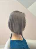 前下がりボブ×プラチナグレージュ