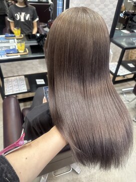 アート ミュゼ(a-to.musee) レイヤーカット/ミルクティーベージュ