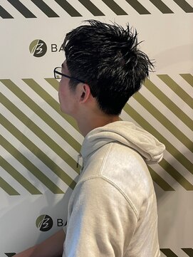 バーバーバー アカバネ(BARBER-BAR AKABANE) ビジネスシーンにもあうスタイリッシュな黒髪ショート3