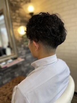 サロネ ディ ルッソ シトミーレ(salone di lusso シトミーレ) フェザーショート