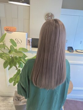 シェリー(Che'ri) ホワイトグレージュ(山崎)